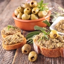 CMaison The spreadable Tapenade green olives, tomatoes and toasted almonds
